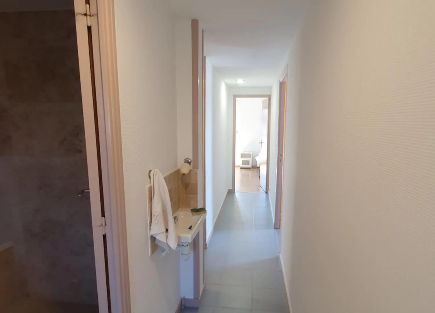 Apartment Appartement 3 Chambres Avec Grande Terrasse Dans Le Centre De Pernes Les Fontaines