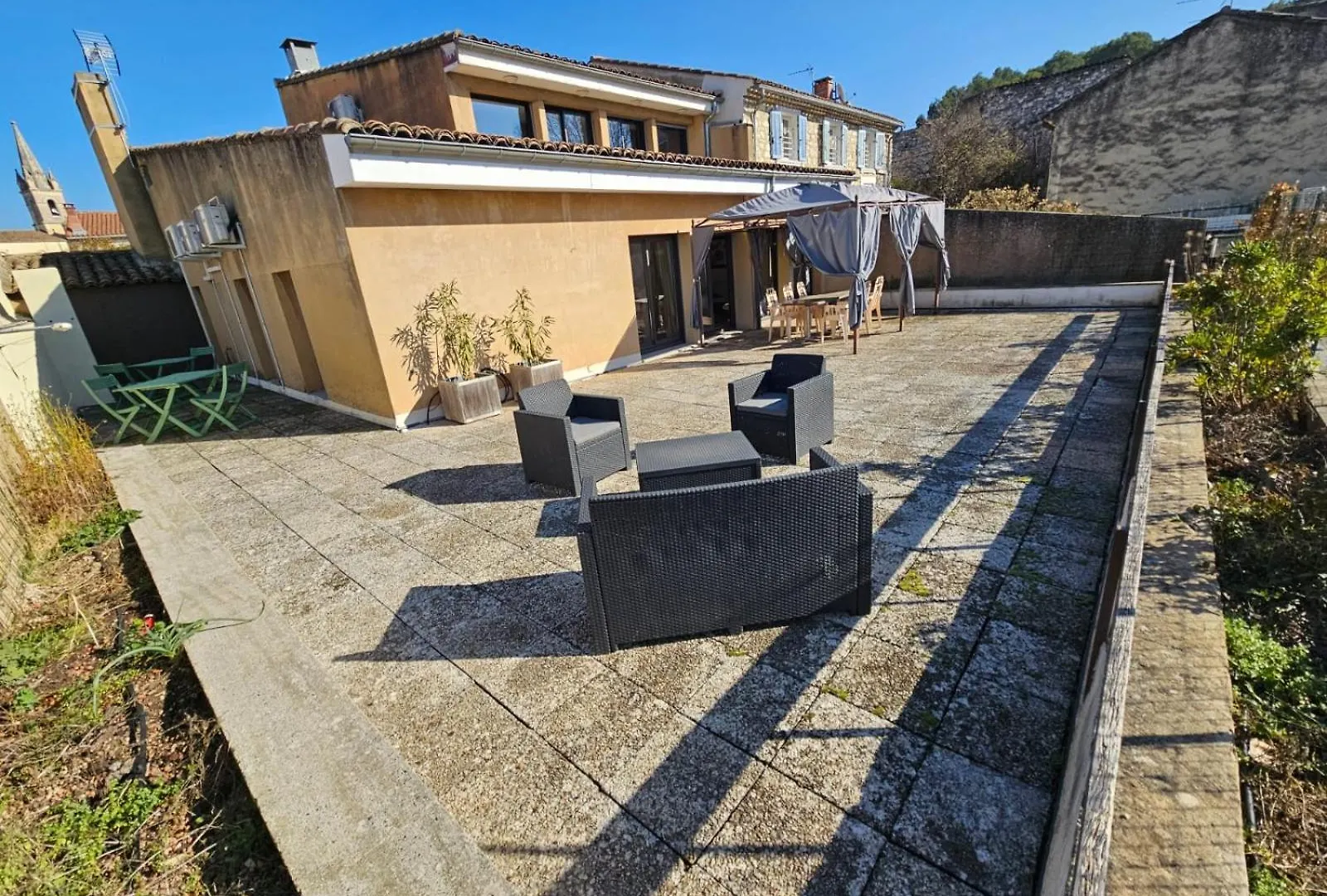 Apartment Appartement 3 Chambres Avec Grande Terrasse Dans Le Centre De Pernes Les Fontaines