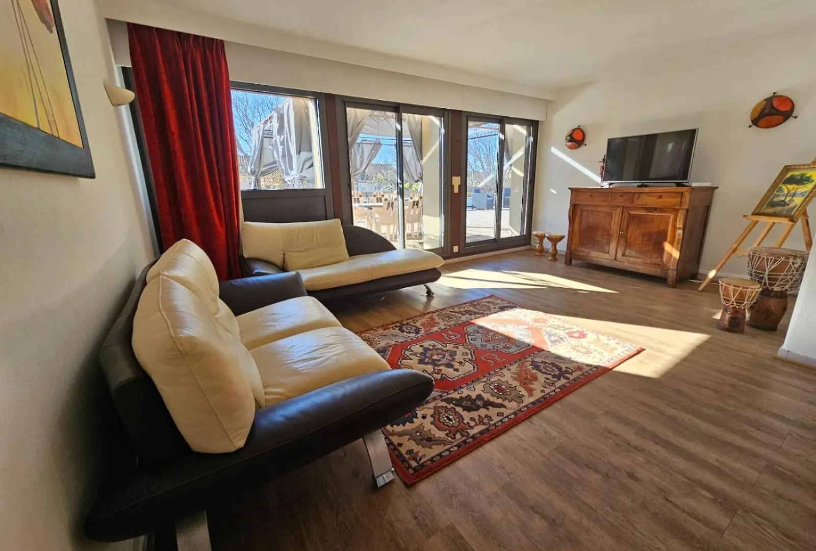 Appartement 3 Chambres Avec Grande Terrasse Dans Le Centre De Pernes Les Fontaines