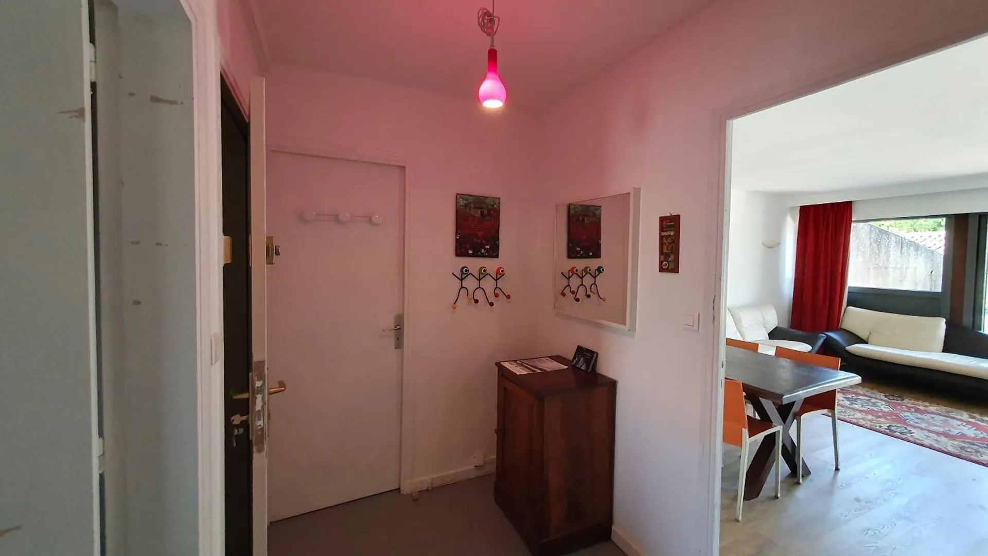 Appartement 3 Chambres Avec Grande Terrasse Dans Le Centre De Pernes Les Fontaines Pernes-les-Fontaines