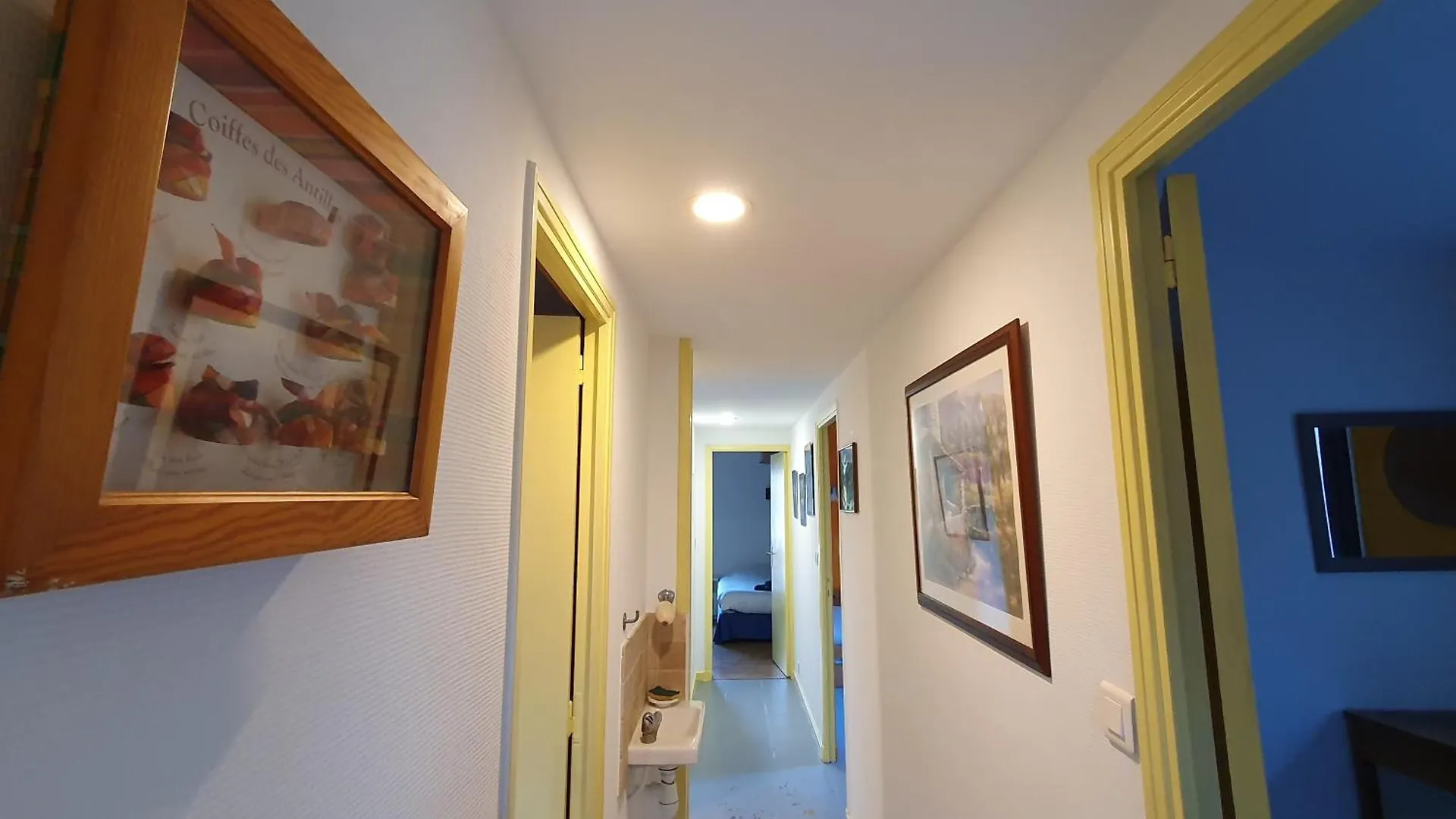 Appartement 3 Chambres Avec Grande Terrasse Dans Le Centre De Pernes Les Fontaines